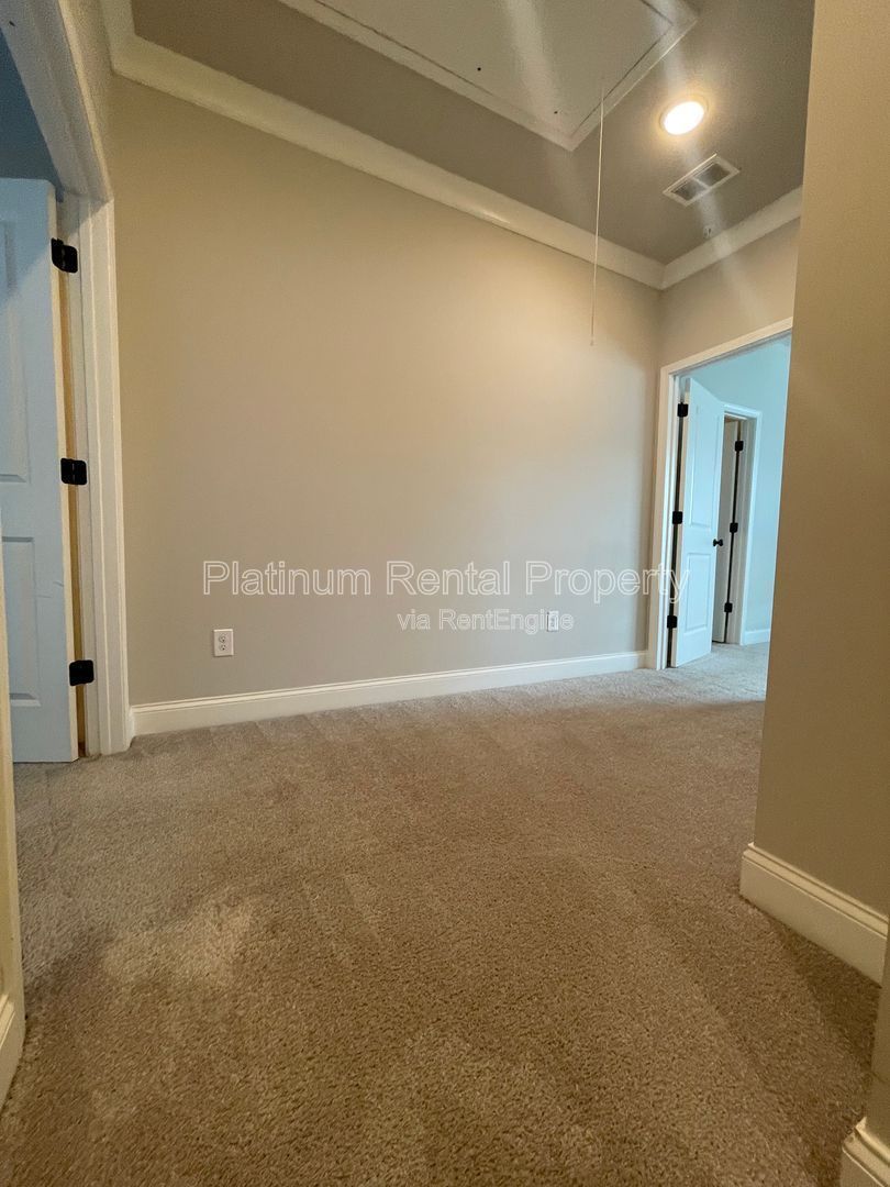 Fabulous, three-bedroom townhome in prime Smyrna/Vinings location by Platinum Property Management Services, Inc. property image