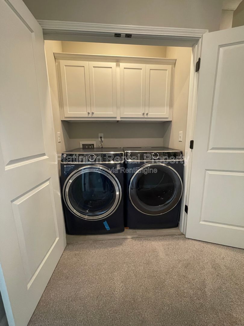 Fabulous, three-bedroom townhome in prime Smyrna/Vinings location by Platinum Property Management Services, Inc. property image