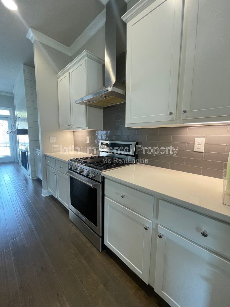 Fabulous, three-bedroom townhome in prime Smyrna/Vinings location by Platinum Property Management Services, Inc. property image