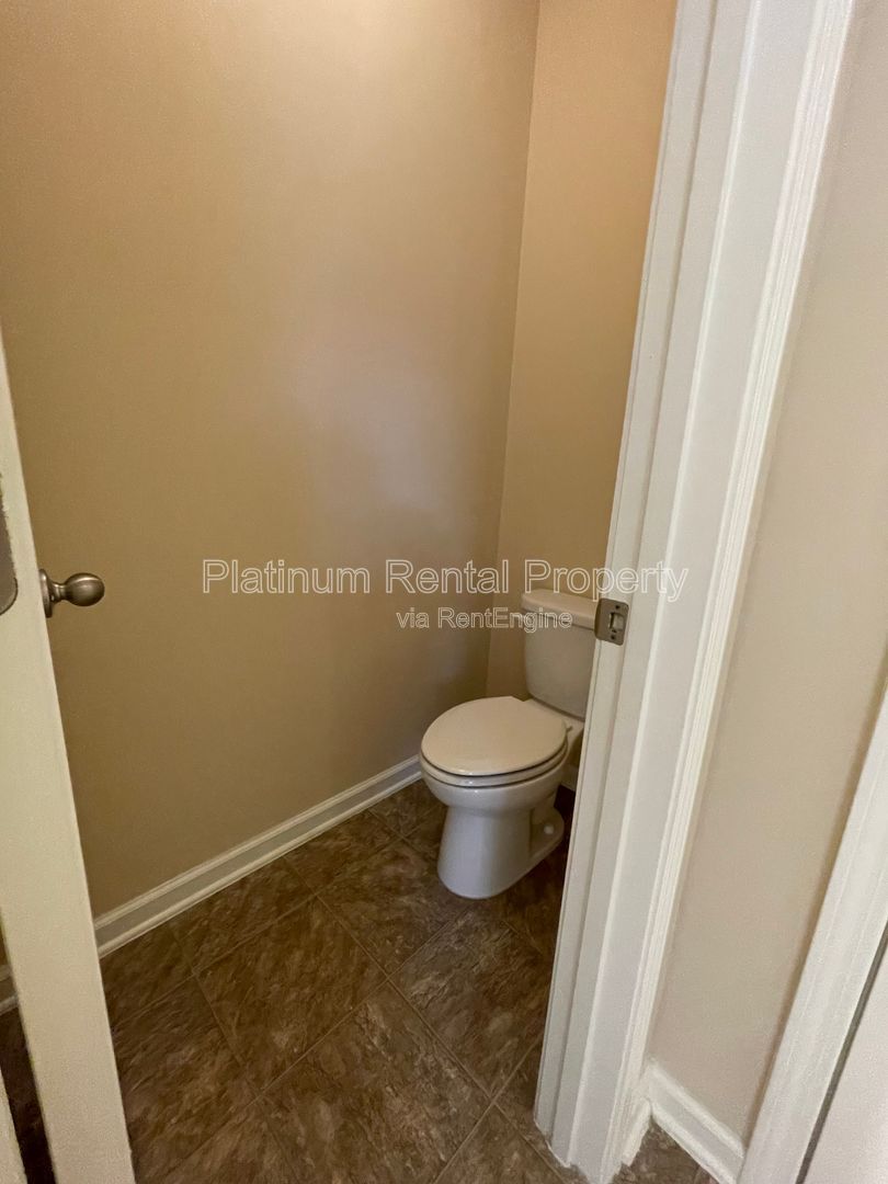 Immaculate, 5-bedroom, executive home in highly sought after Bridgetowne community by Platinum Property Management Services, Inc. property image