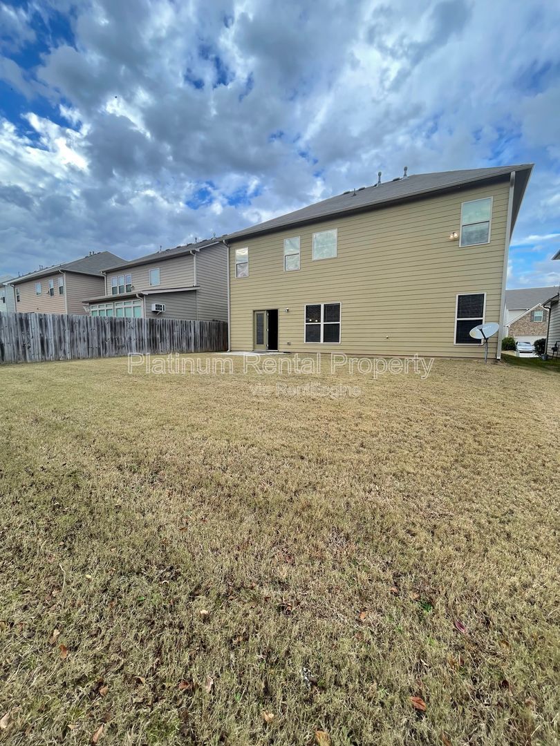 Immaculate, 5-bedroom, executive home in highly sought after Bridgetowne community by Platinum Property Management Services, Inc. property image