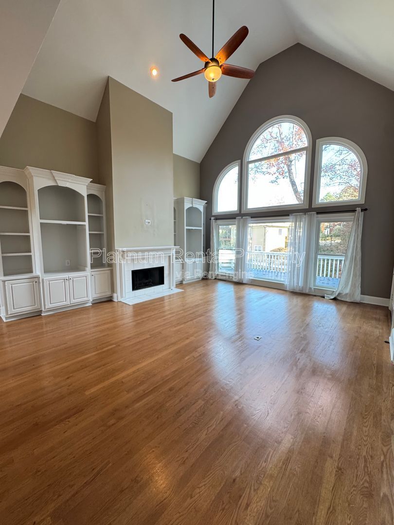 Exquisite 6 Bedroom home in Alpharetta / Roswell for rent by Platinum Property Management Services, Inc. property image