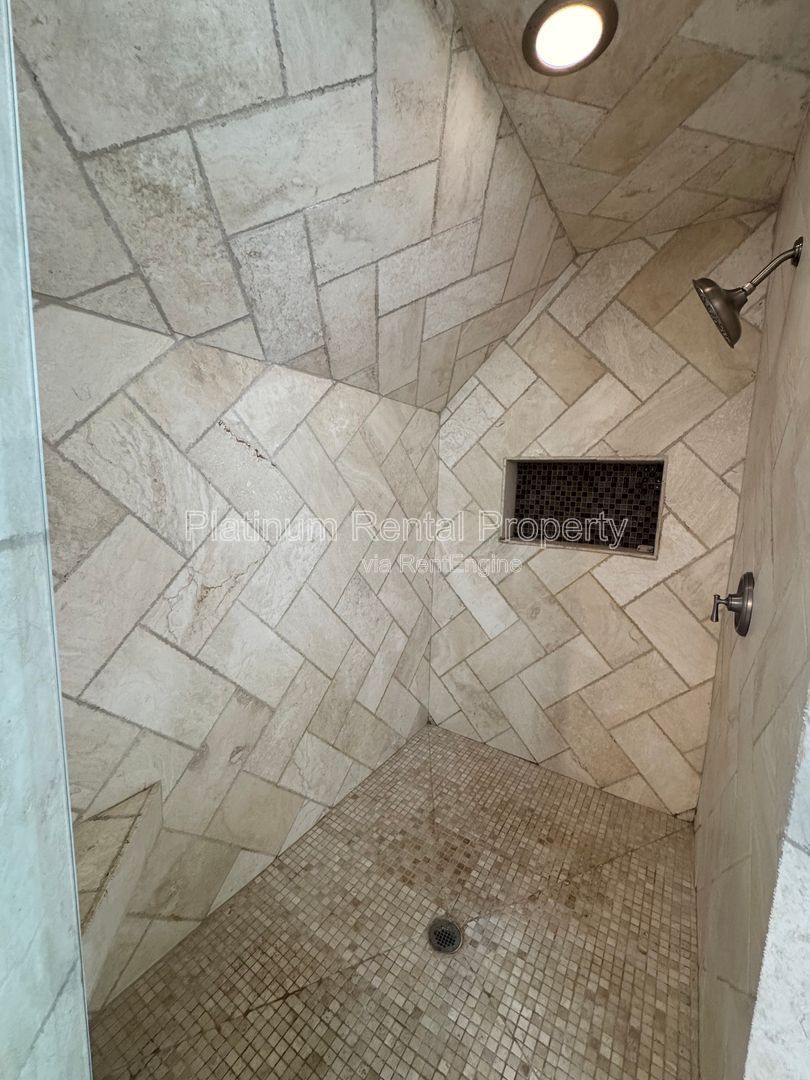 Exquisite 6 Bedroom home in Alpharetta / Roswell for rent by Platinum Property Management Services, Inc. property image