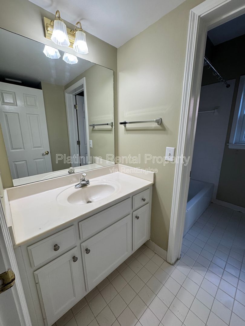 Exquisite 6 Bedroom home in Alpharetta / Roswell for rent by Platinum Property Management Services, Inc. property image