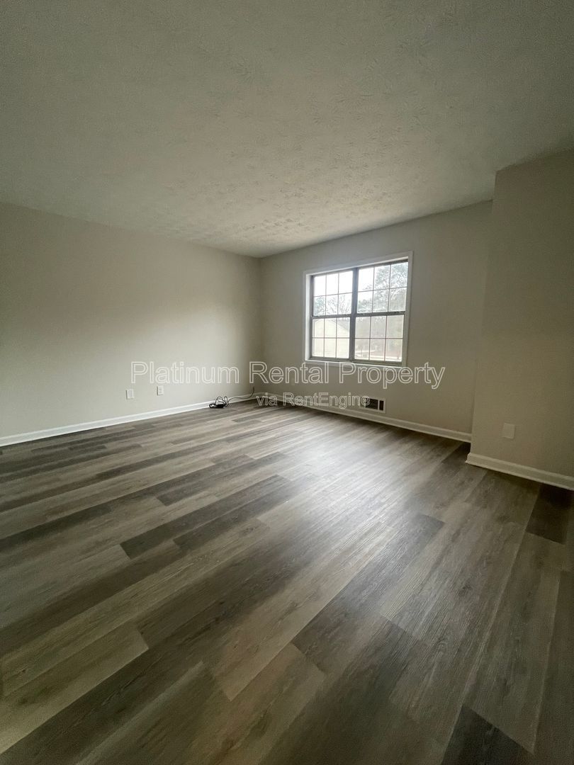 Newly updated 2-bedroom, townhome in convenient Smyrna location, by Platinum Property Management Services, Inc. property image