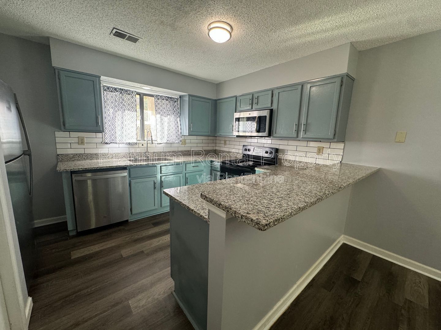 Amazing 1 Bedroom END Unit Townhome on Lake Lanier in Buford by Platinum Property Management Services, Inc. property image