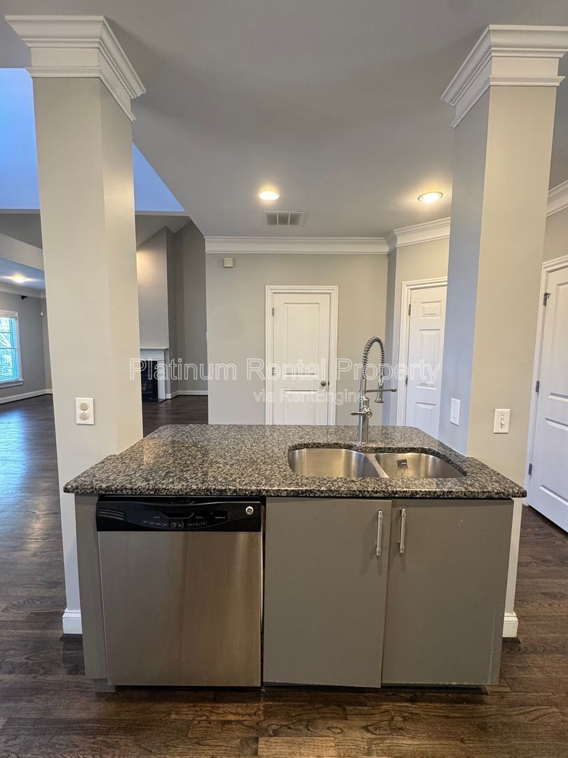 Amazing 3 bedroom home in Upper Westside Atlanta by Platinum Property Management Services, Inc. property image