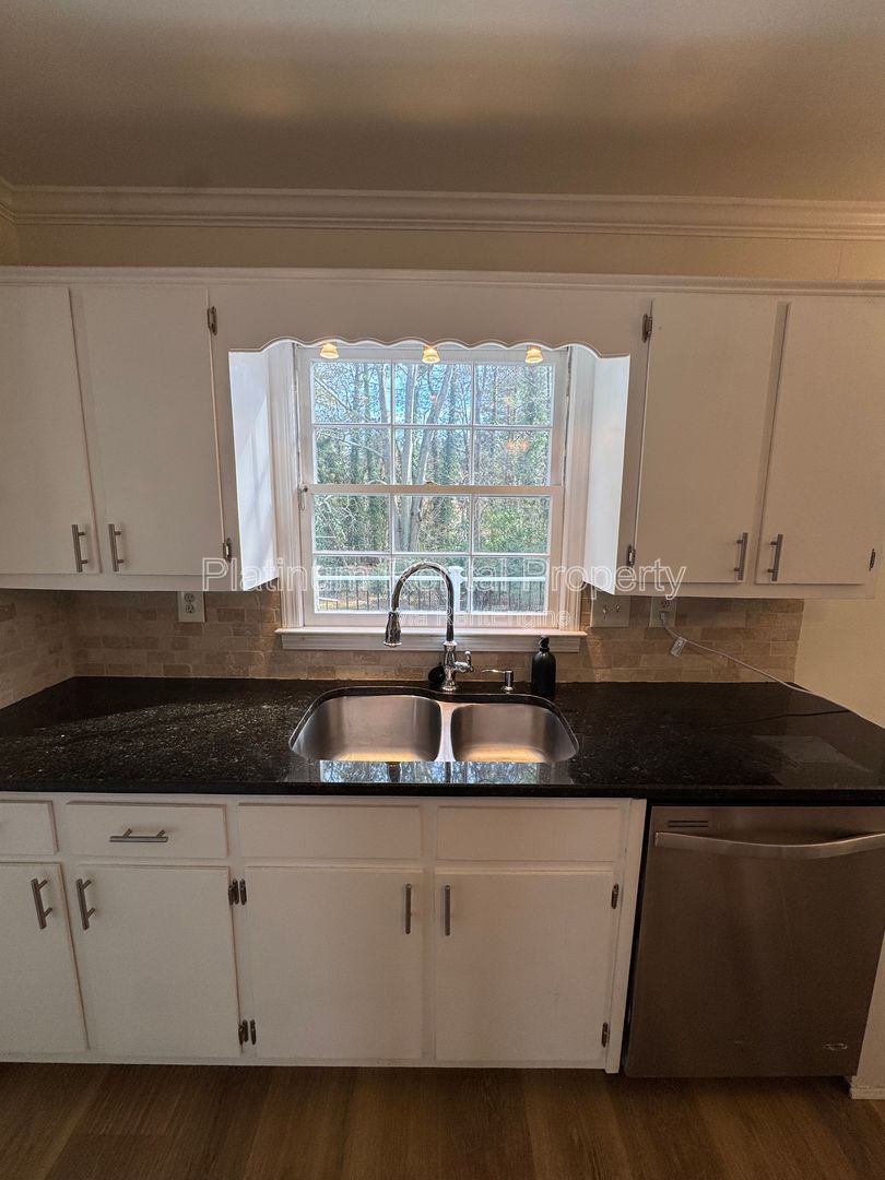 Beautiful, Updated 4 bedroom home in Lilburn by Platinum Property Management Services, Inc. property image