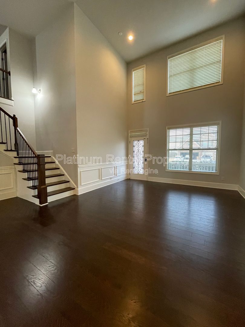 Spacious and immaculate 5-bedroom executive home in the heart of Cumming by Platinum Property Management Services, Inc. property image