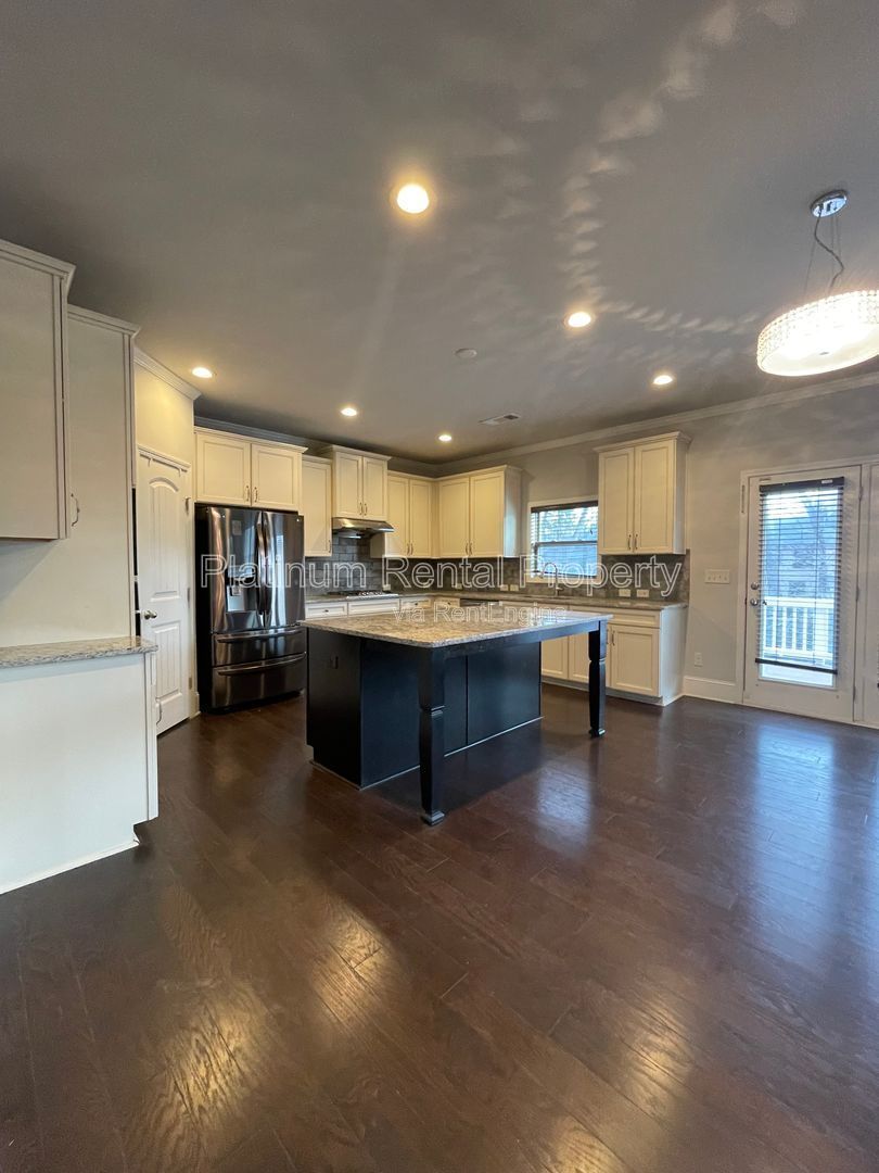 Spacious and immaculate 5-bedroom executive home in the heart of Cumming by Platinum Property Management Services, Inc. property image