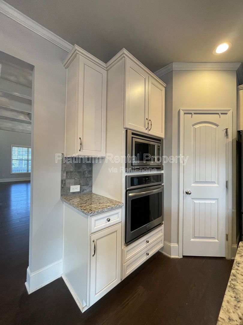 Spacious and immaculate 5-bedroom executive home in the heart of Cumming by Platinum Property Management Services, Inc. property image