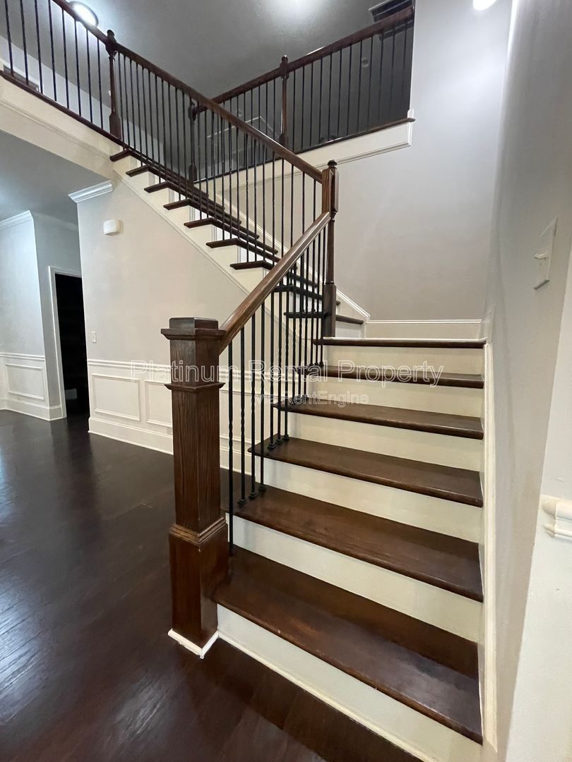 Spacious and immaculate 5-bedroom executive home in the heart of Cumming by Platinum Property Management Services, Inc. property image