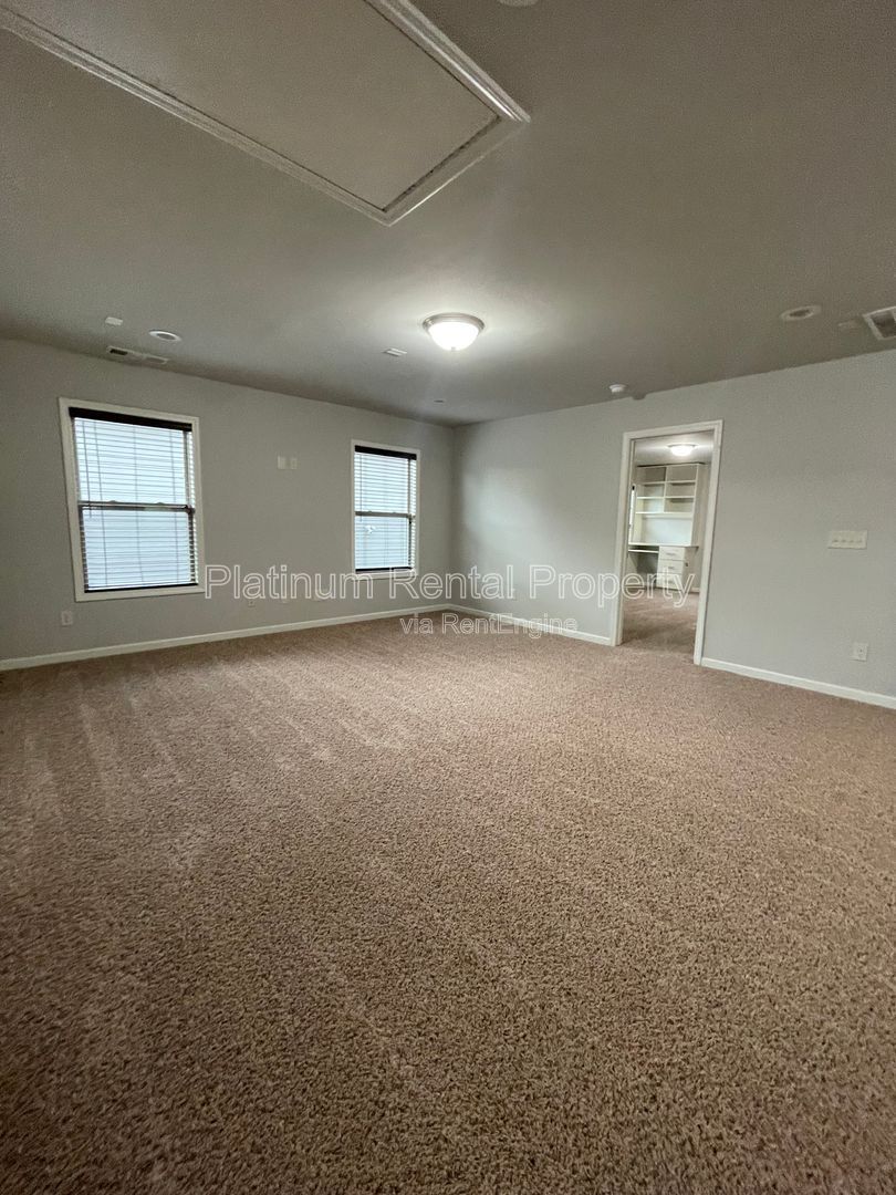 Spacious and immaculate 5-bedroom executive home in the heart of Cumming by Platinum Property Management Services, Inc. property image