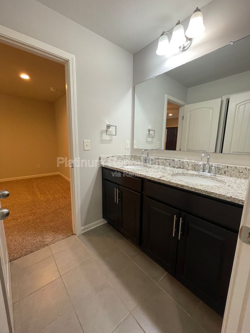 Spacious and immaculate 5-bedroom executive home in the heart of Cumming by Platinum Property Management Services, Inc. property image