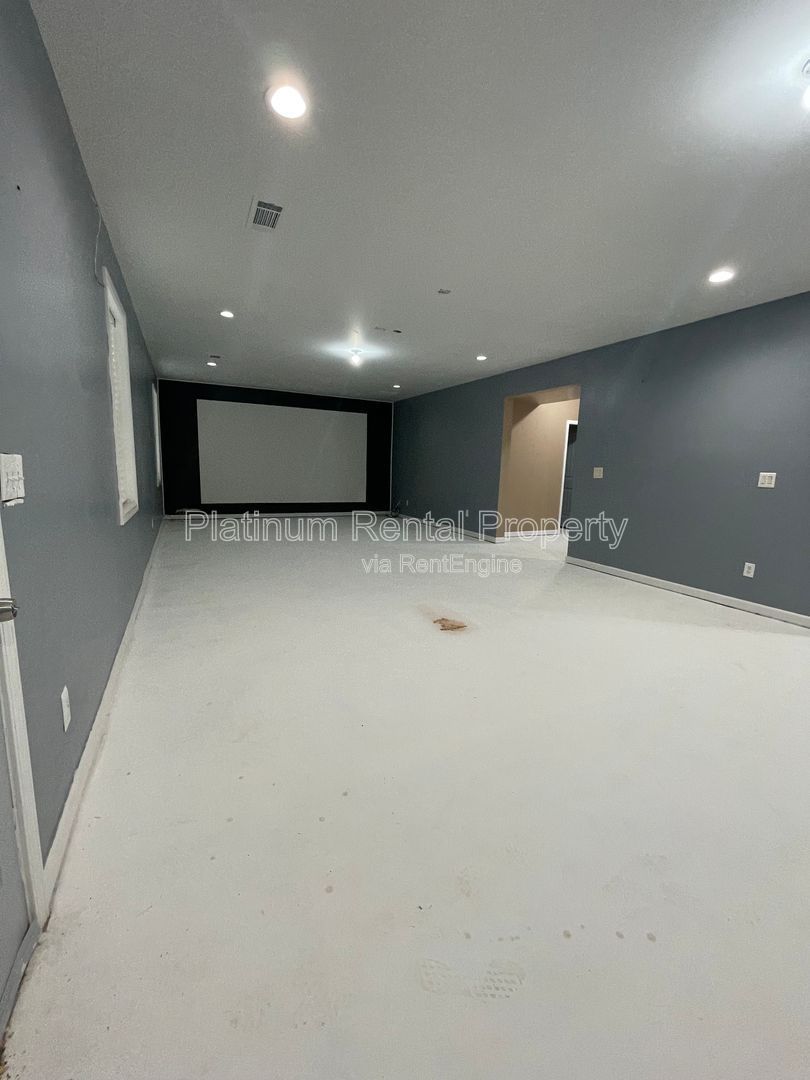 Spacious and immaculate 5-bedroom executive home in the heart of Cumming by Platinum Property Management Services, Inc. property image