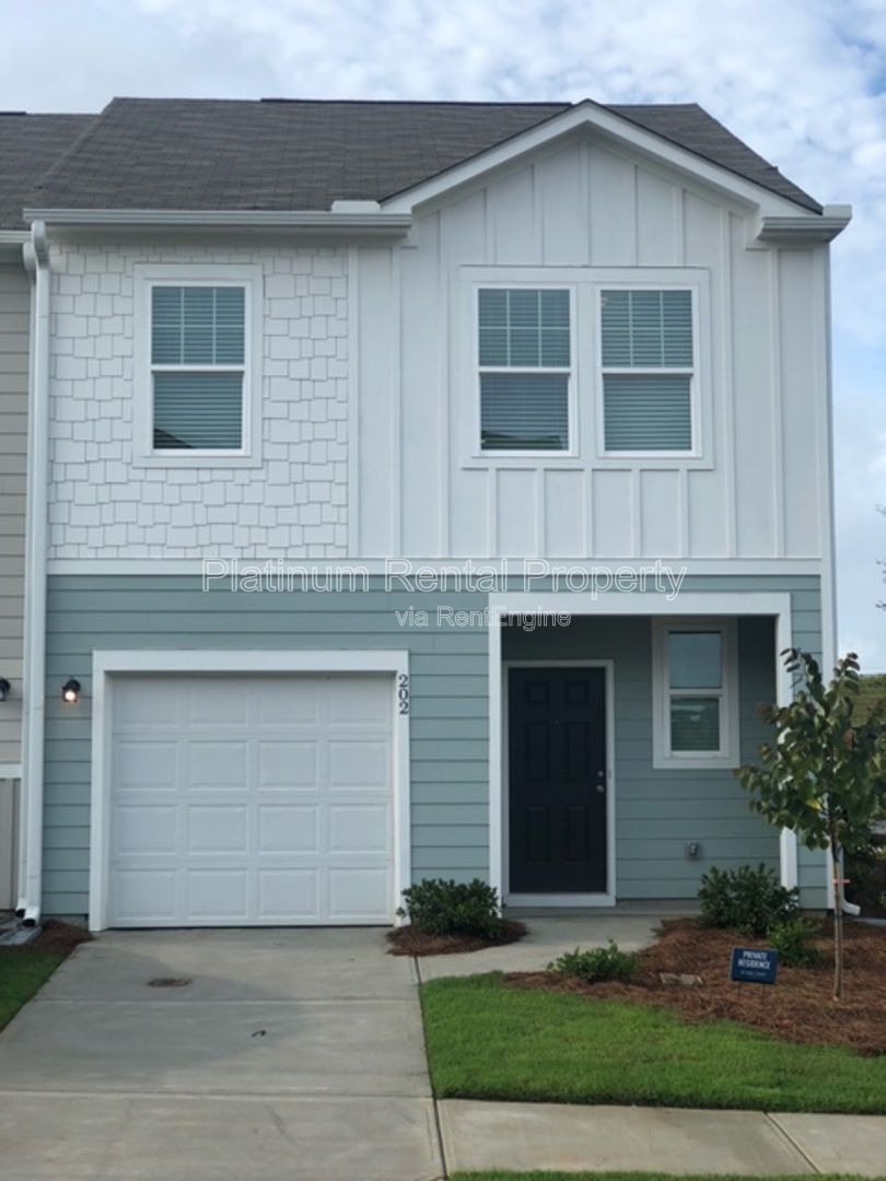 Fabulous 3 bedroom townhome in a convenient and desirable Cartersville location by Platinum Property Management Services, Inc. property image