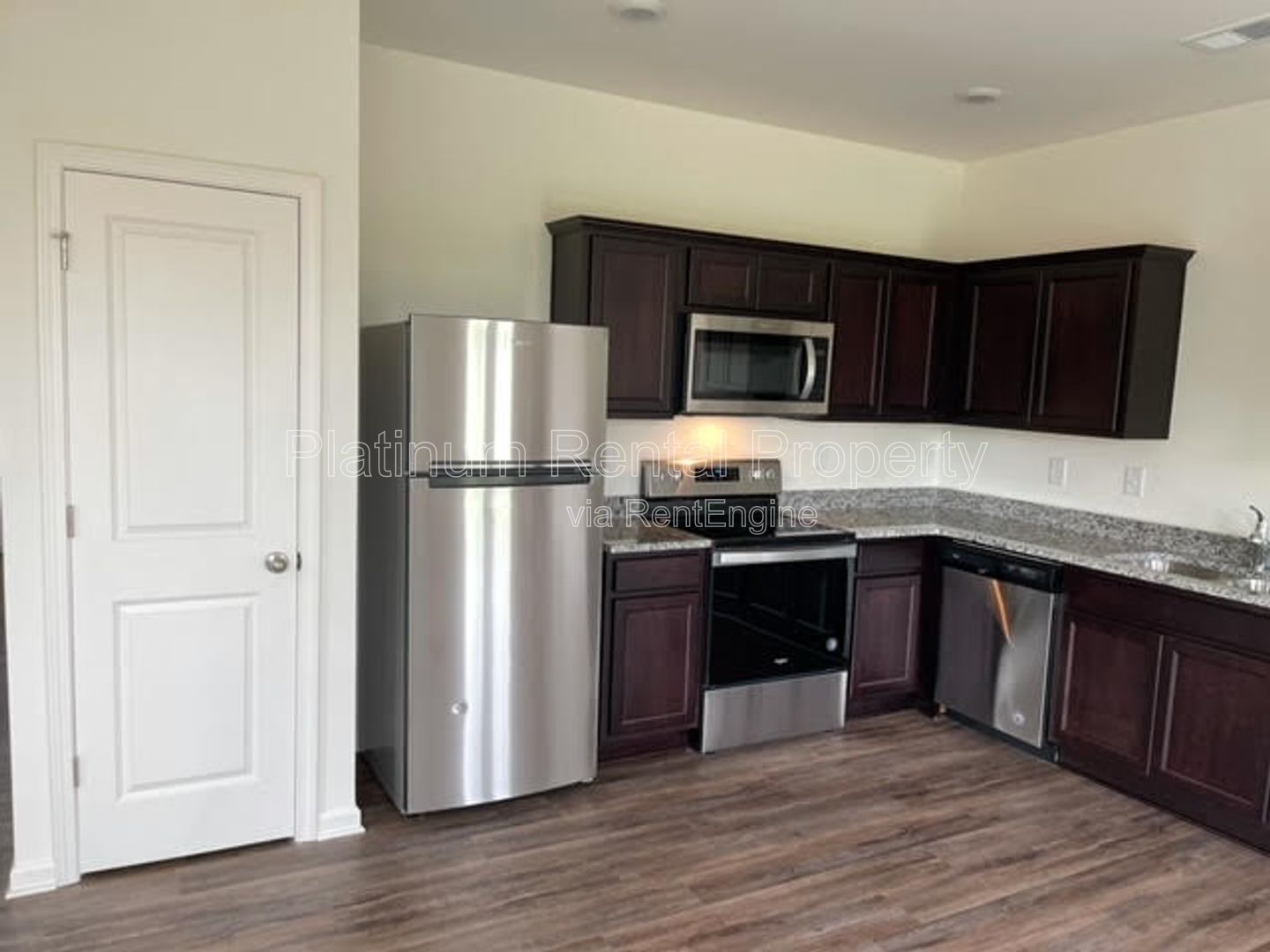 Fabulous 3 bedroom townhome in a convenient and desirable Cartersville location by Platinum Property Management Services, Inc. property image