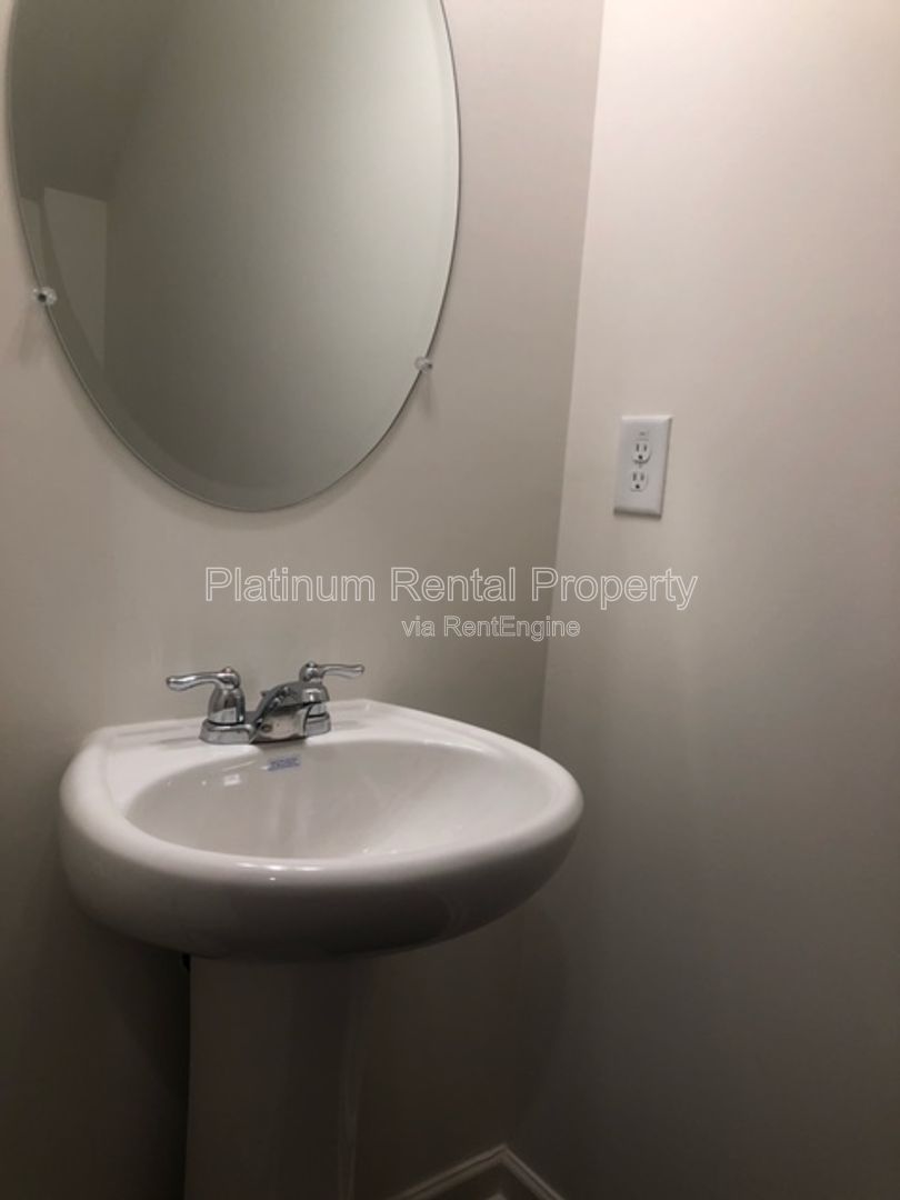 Fabulous 3 bedroom townhome in a convenient and desirable Cartersville location by Platinum Property Management Services, Inc. property image