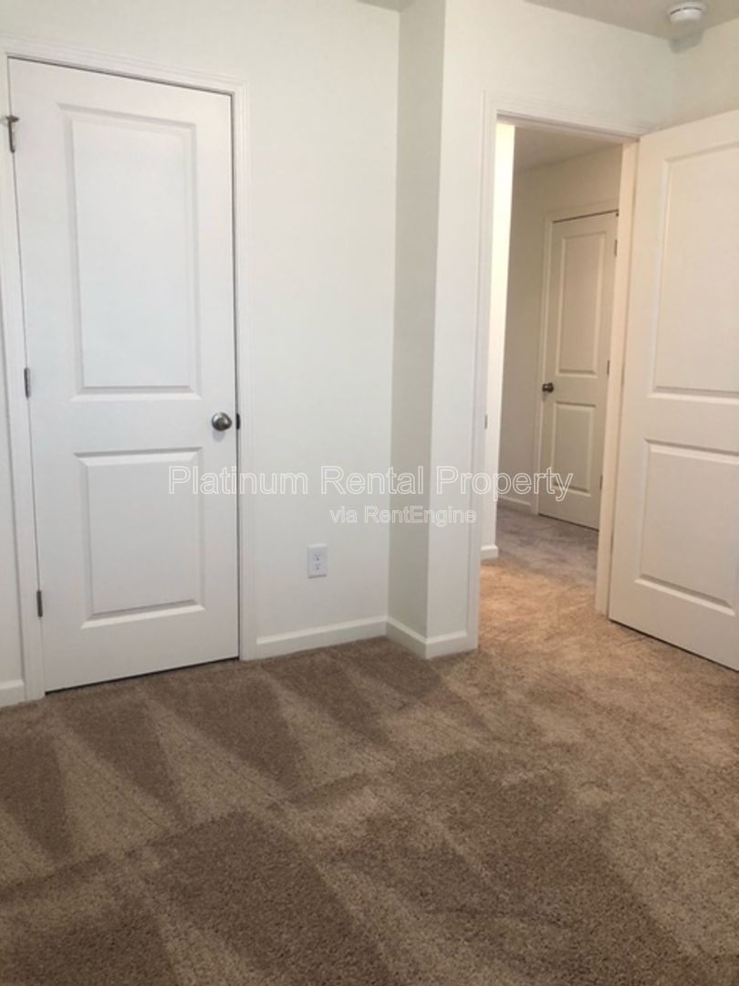 Fabulous 3 bedroom townhome in a convenient and desirable Cartersville location by Platinum Property Management Services, Inc. property image