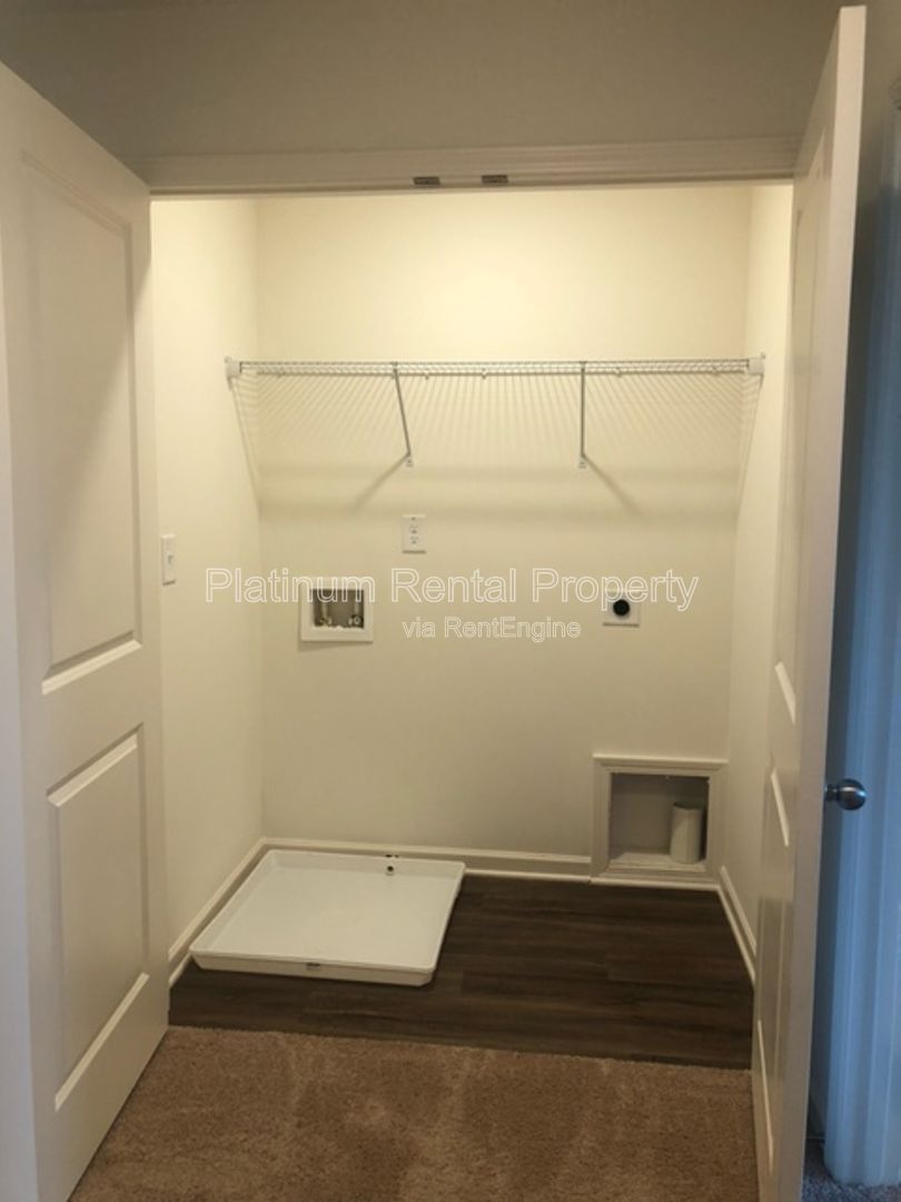 Fabulous 3 bedroom townhome in a convenient and desirable Cartersville location by Platinum Property Management Services, Inc. property image