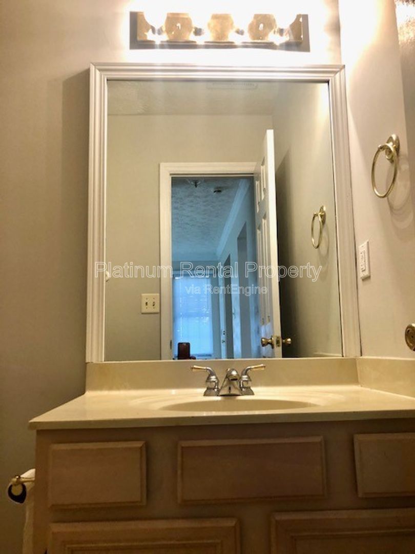 Gorgeous 2 bedroom townhome in prime Peachtree Corners location by Platinum Property Management Services, Inc. property image