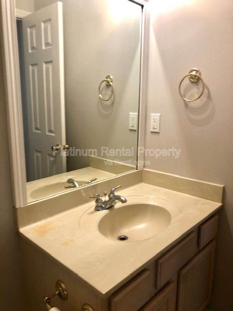 Gorgeous 2 bedroom townhome in prime Peachtree Corners location by Platinum Property Management Services, Inc. property image