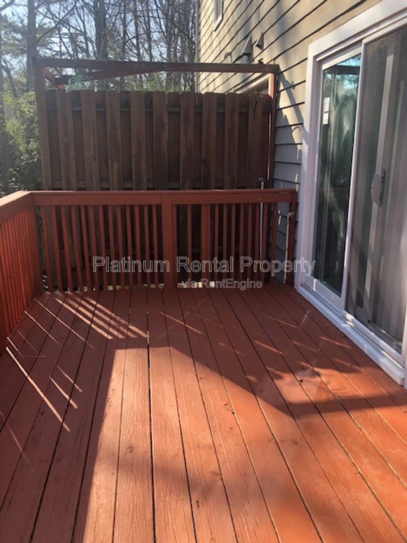 Gorgeous 2 bedroom townhome in prime Peachtree Corners location by Platinum Property Management Services, Inc. property image