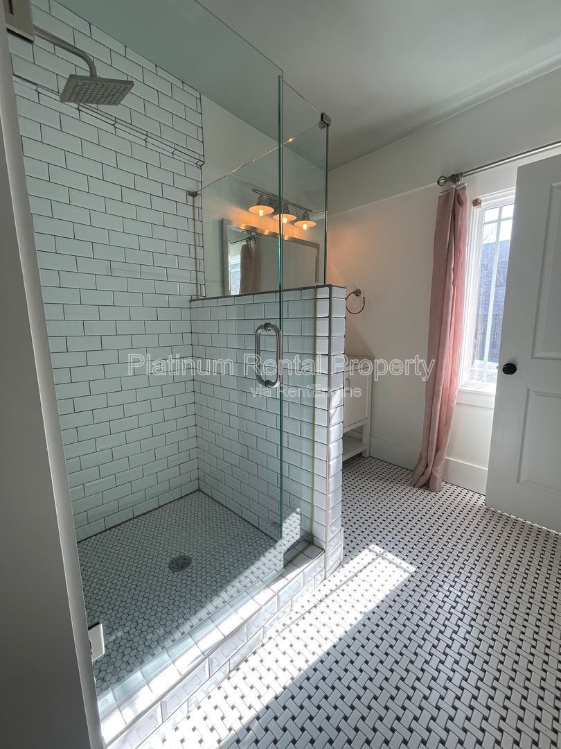 Charming, remodeled 1920's bungalow in the heart of south Atlanta, by Platinum Property Management Services, Inc. property image