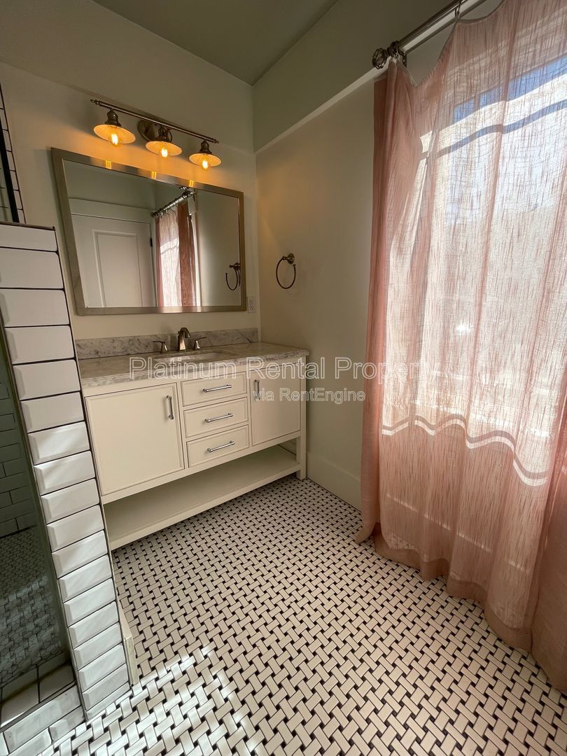 Charming, remodeled 1920's bungalow in the heart of south Atlanta, by Platinum Property Management Services, Inc. property image