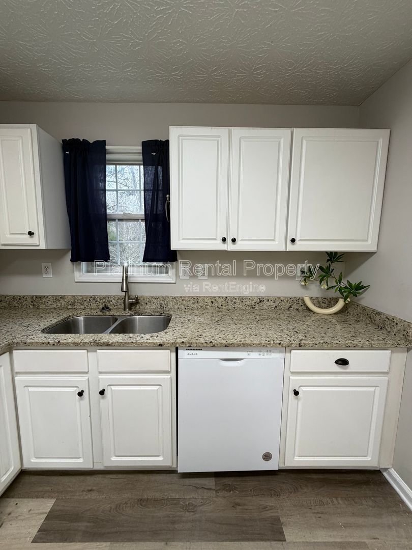 4 Bedroom Acworth Home for Rent by Platinum Property Management Services, Inc. property image