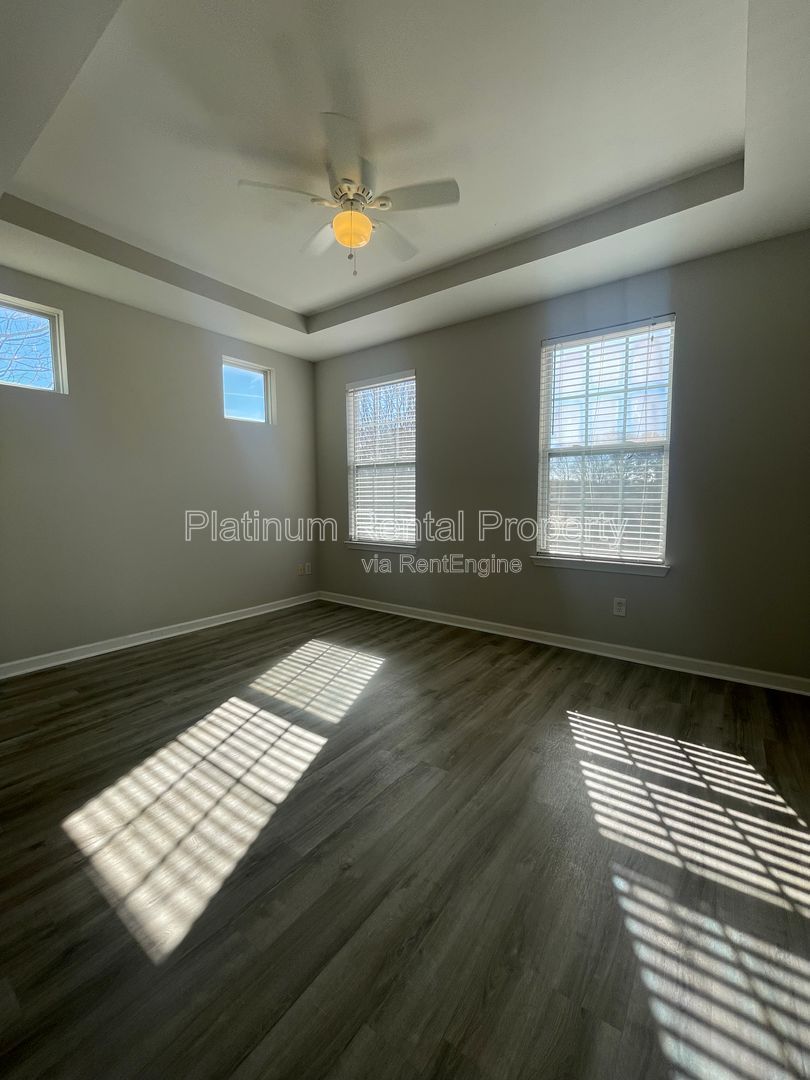 Amazing one bedroom condo in south Fulton, available NOW, but Platinum Property Management Services, Inc. property image