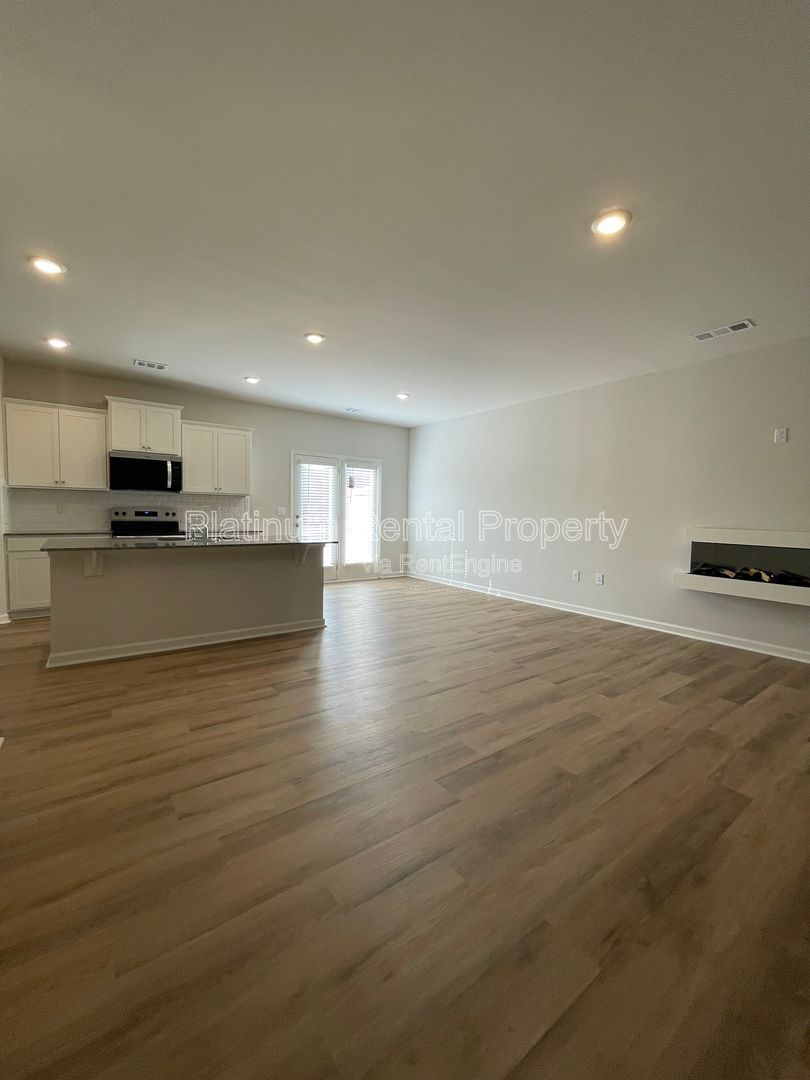 BRAND NEW 3 bedroom, 2.5 bathroom home just minutes away from downtown Dahlonega by Platinum Property Management Services, Inc. property image