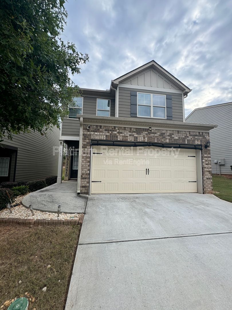 Stunning and immaculate 3 bedroom home in desirable Lithonia community by Platinum Property Management Services, Inc. property image