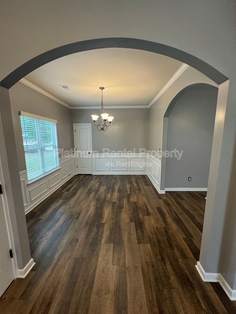 Stunning and immaculate 3 bedroom home in desirable Lithonia community by Platinum Property Management Services, Inc. property image