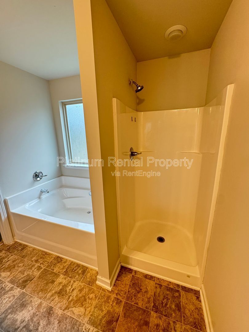 Stunning and immaculate 3 bedroom home in desirable Lithonia community by Platinum Property Management Services, Inc. property image