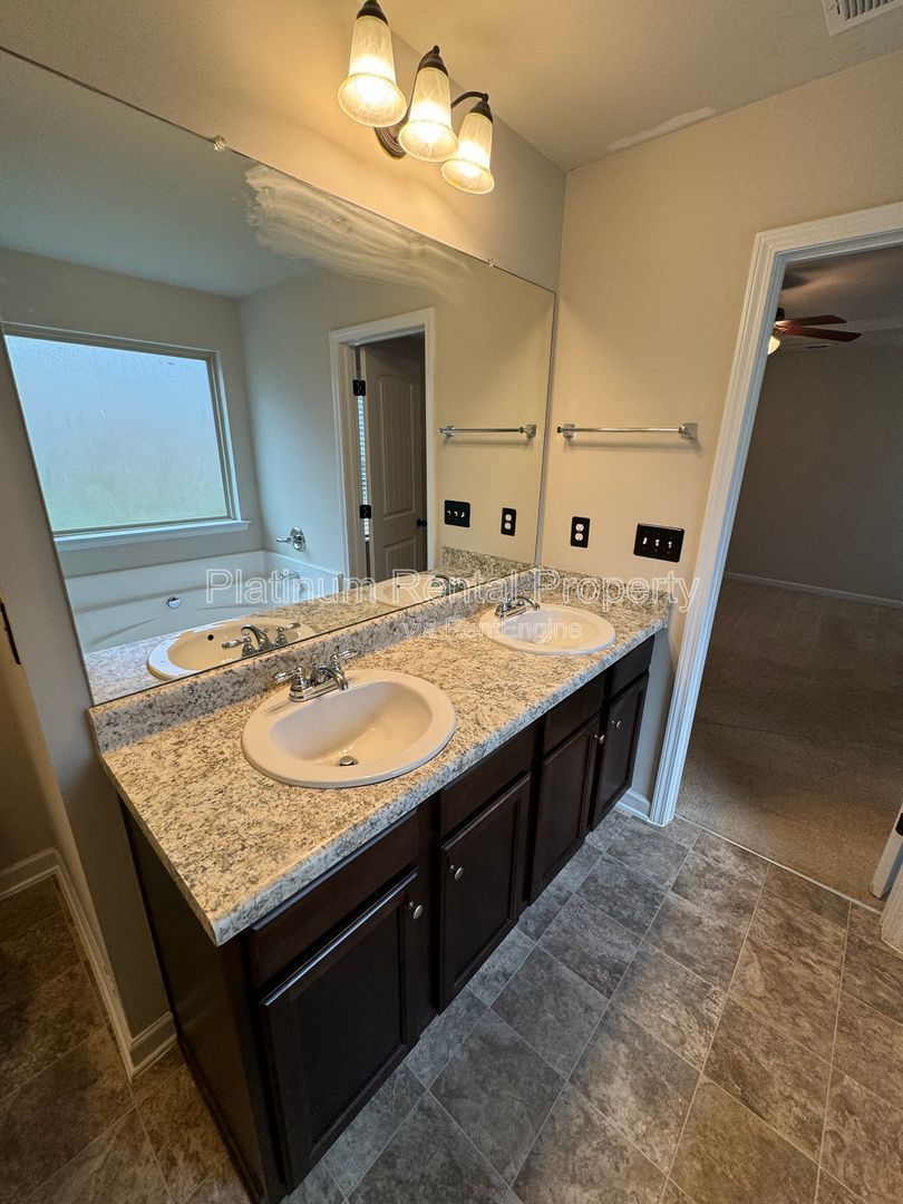 Stunning and immaculate 3 bedroom home in desirable Lithonia community by Platinum Property Management Services, Inc. property image