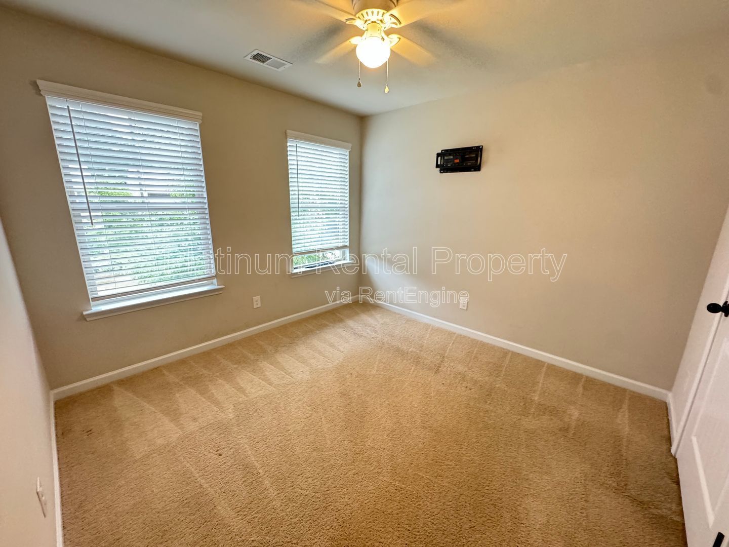 Stunning and immaculate 3 bedroom home in desirable Lithonia community by Platinum Property Management Services, Inc. property image