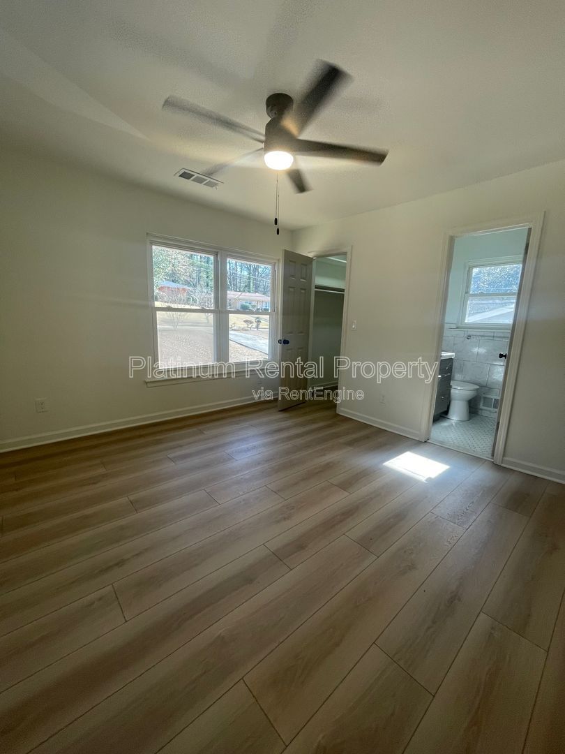 Simply exquisite, 1960's brick ranch on a basement in fantastic Cascade location, by Platinum Property Management Services, Inc. property image