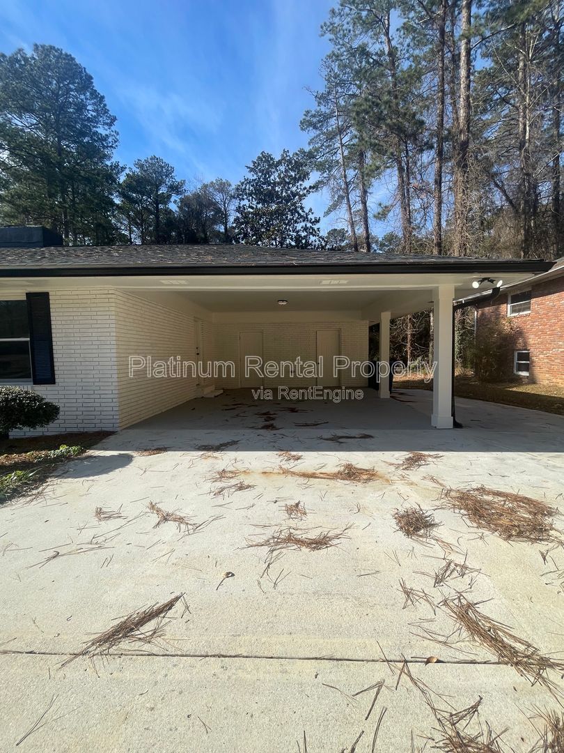 Simply exquisite, 1960's brick ranch on a basement in fantastic Cascade location, by Platinum Property Management Services, Inc. property image