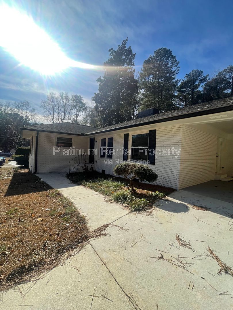 Simply exquisite, 1960's brick ranch on a basement in fantastic Cascade location, by Platinum Property Management Services, Inc. property image