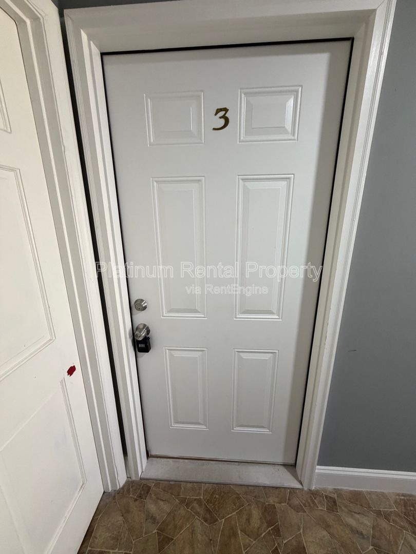 Well maintained 2 bedroom unit in Monroe for rent by Platinum Property Management Services, Inc. property image