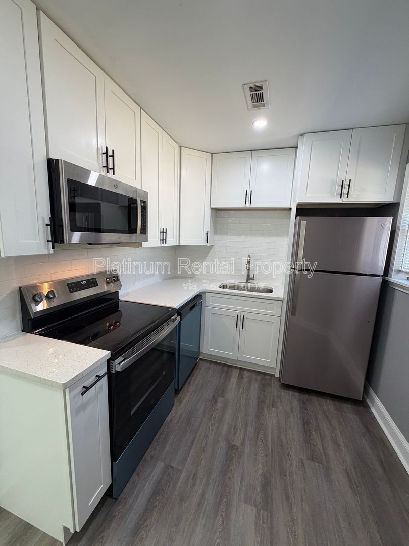 Completely UPDATED 2 bedroom unit in Monroe for rent by Platinum Property Management Services, Inc. property image