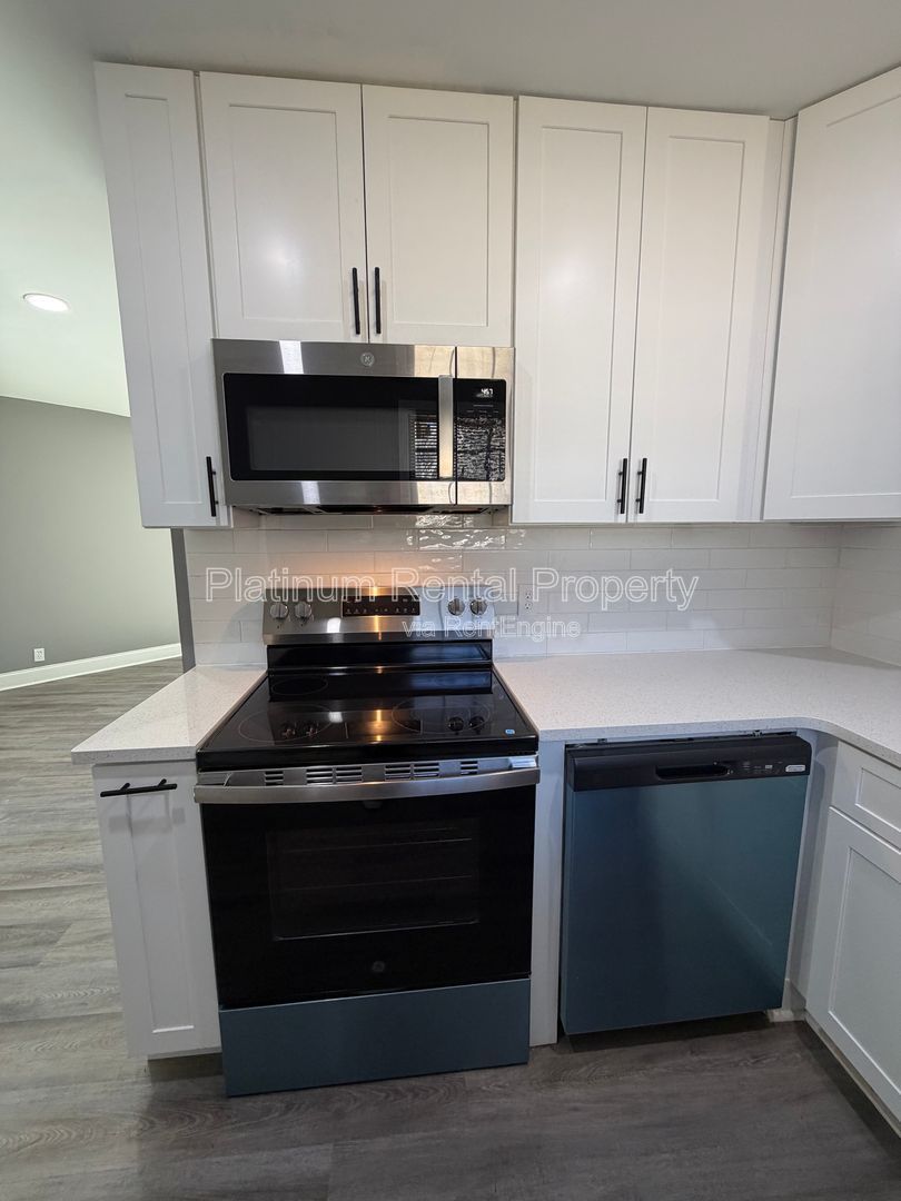 Completely UPDATED 2 bedroom unit in Monroe for rent by Platinum Property Management Services, Inc. property image