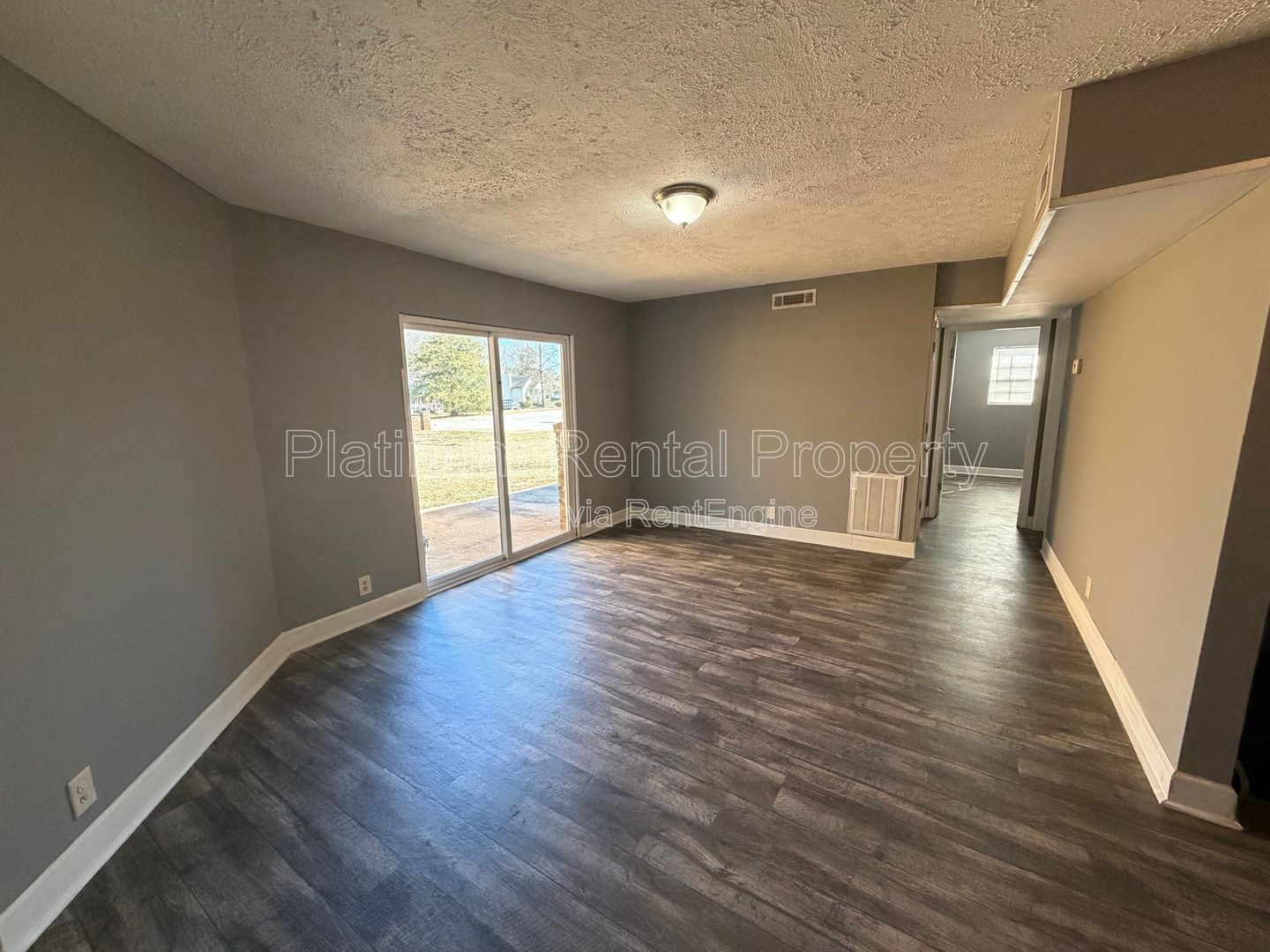 Well maintained 2 bedroom unit in Monroe for rent by Platinum Property Management Services, Inc. property image