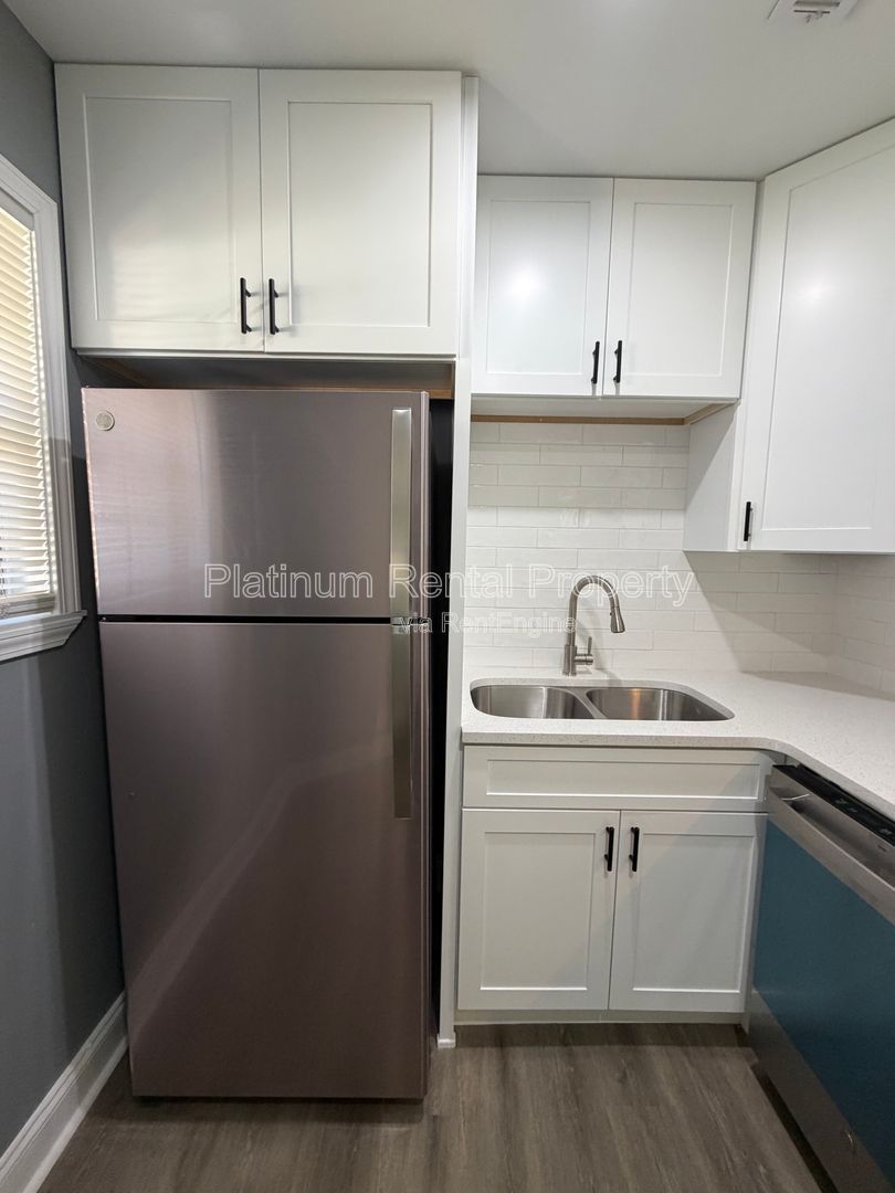 Completely UPDATED 2 bedroom unit in Monroe for rent by Platinum Property Management Services, Inc. property image