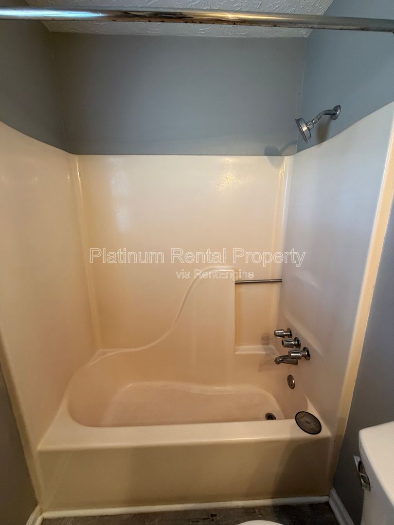 3 Bedroom Auburn Home with large lot For Rent by Platinum Property Management Services, Inc. property image