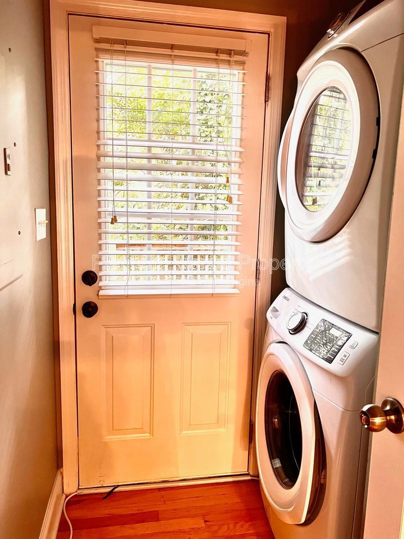 Charming 3 bedroom home in fantastic Athens location by Platinum Property Management Services, Inc. property image