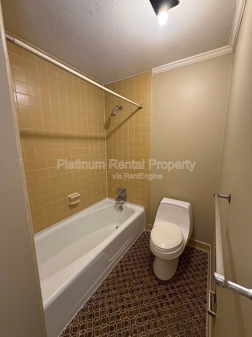 5 Bedroom Split/Multi level home in Atlanta for rent by Platinum Property Management Services, Inc. property image