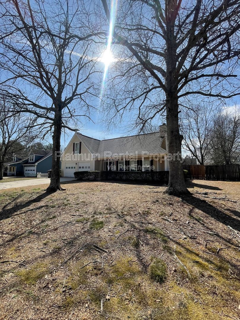 Charming, ranch floorplan with an upstairs bonus room in desirable Loganville neighborhood, by Platinum Property Management Services, Inc. property image
