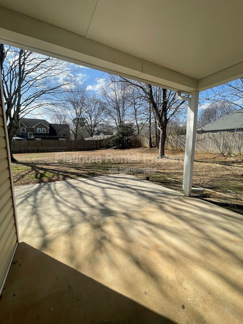 Charming, ranch floorplan with an upstairs bonus room in desirable Loganville neighborhood, by Platinum Property Management Services, Inc. property image